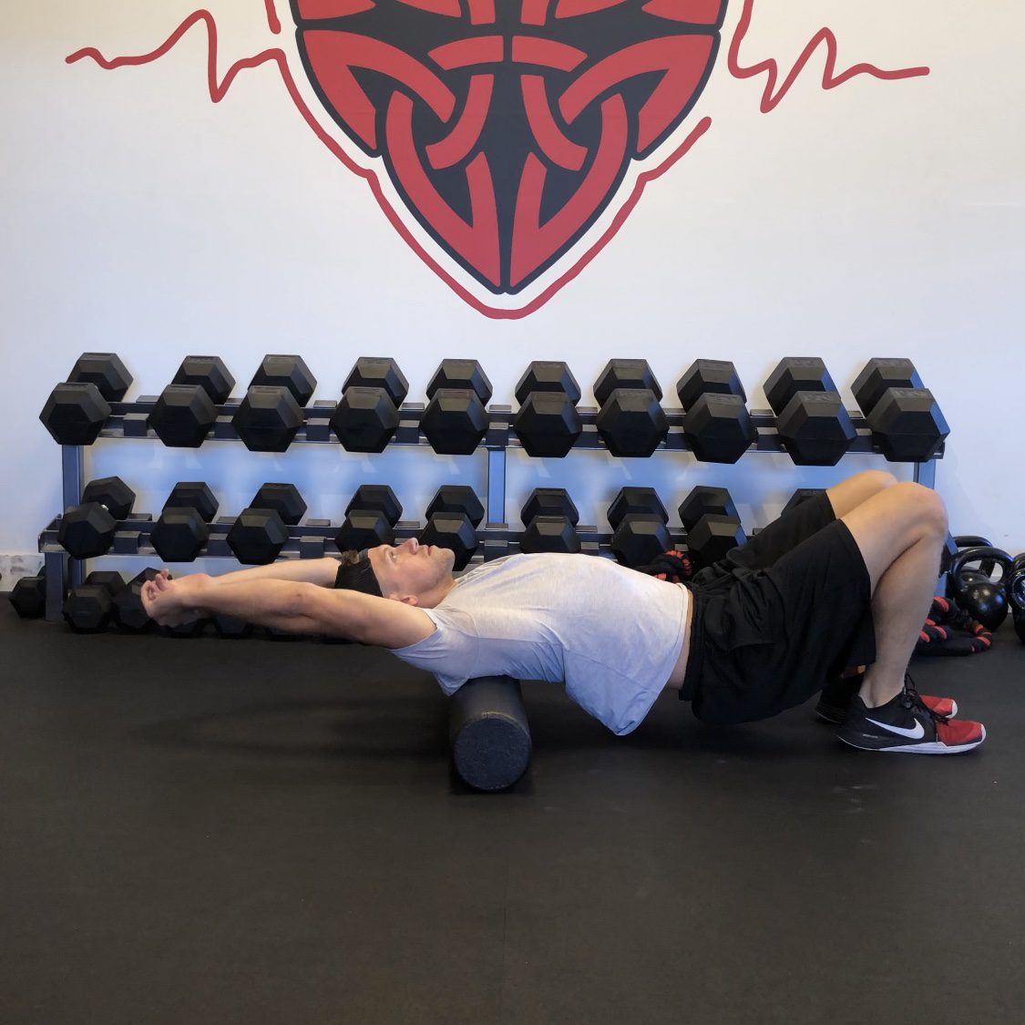 3 FOAM ROLLING EXERCISES 3 FOAM ROLLING EXERCISES