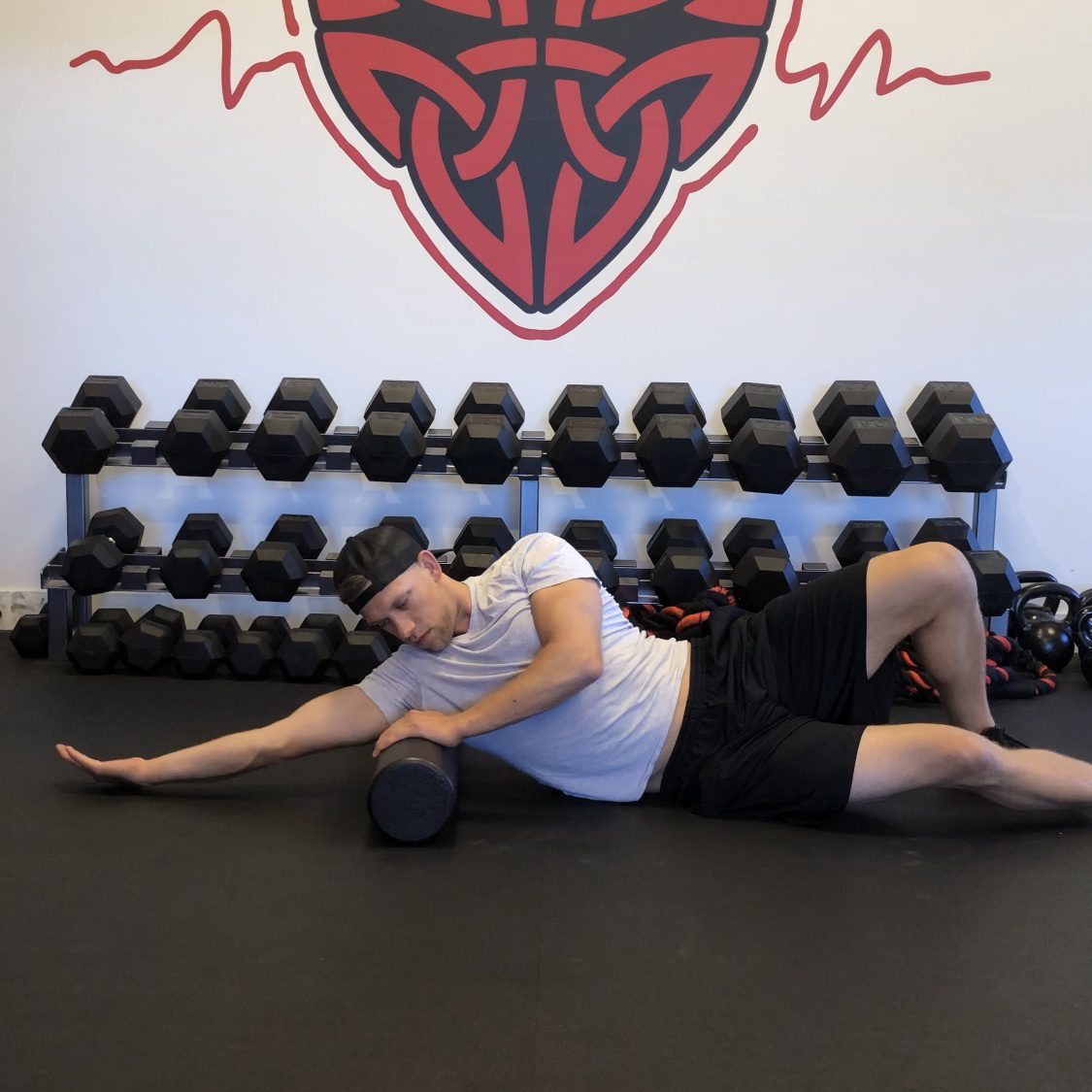 3 FOAM ROLLING EXERCISES 3 FOAM ROLLING EXERCISES